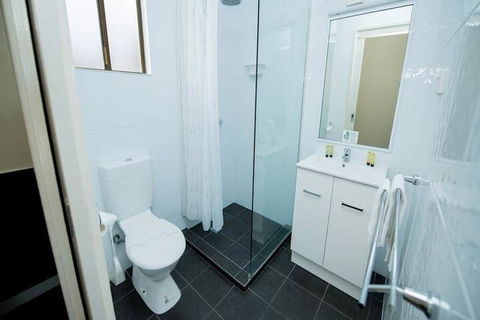 Sarina Motor Inn - Tourism Adelaide 5