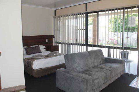 Sarina Motor Inn - Tourism Adelaide 7