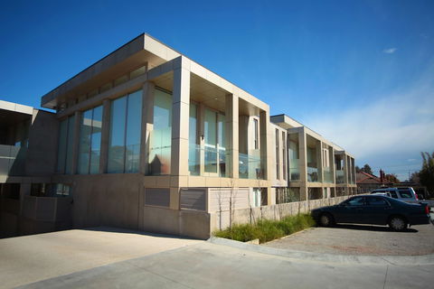 BOUTIQUE STAYS - The Residence - Tourism Adelaide 0