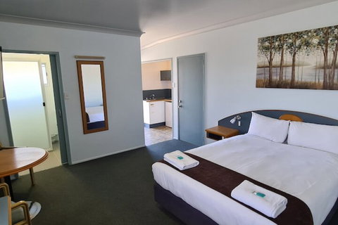 Oscar Motel - Tourism Adelaide 6