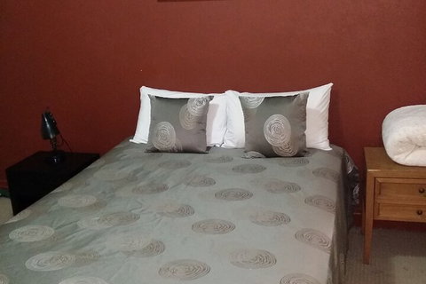 Hampton Court Apartments - Tourism Adelaide 7