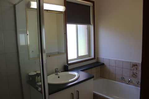 Australian Home Away At East Doncaster Andersons Creek 1 - Tourism Adelaide 4