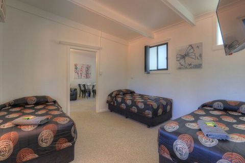 Twin Swans Motel - Tourism Adelaide 5