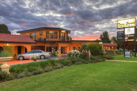 Twin Swans Motel - Tourism Adelaide 2