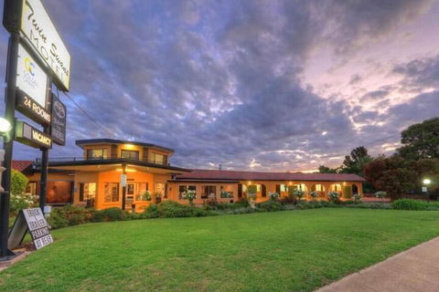 Twin Swans Motel - Tourism Adelaide 4