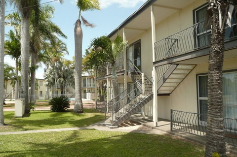 Ocean Breeze Units - Tourism Adelaide 0