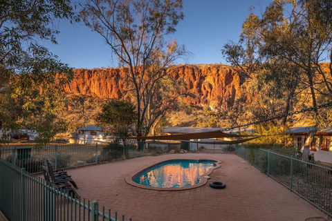 Glen Helen Lodge - Tourism Adelaide 3