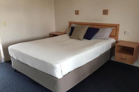 Banana Hotel Motel - Tourism Adelaide 2