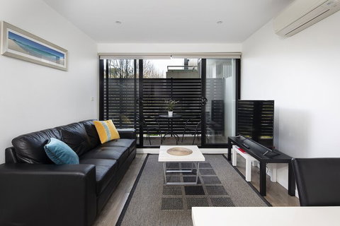 RNR Serviced Apartments North Melbourne - Tourism Adelaide 3