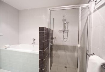 Altitude Apartments - Tourism Adelaide 4