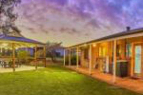 Barossa Elegance - Tourism Adelaide 0