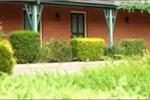 Young Federation Motor Inn - Tourism Adelaide 7