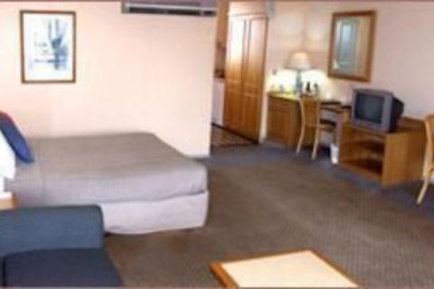 Young Federation Motor Inn - Tourism Adelaide 1