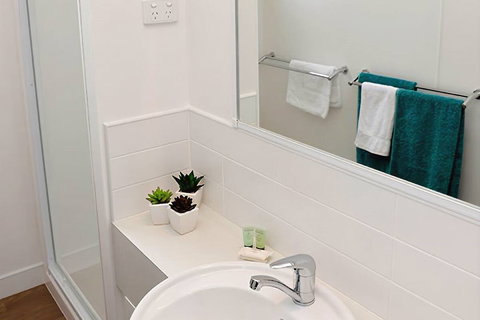 Riverside Cabin Park - Tourism Adelaide 5