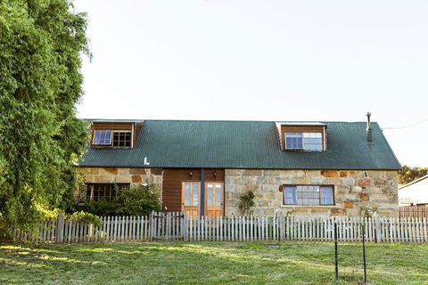 Daisy Bank Cottages - Tourism Adelaide 7