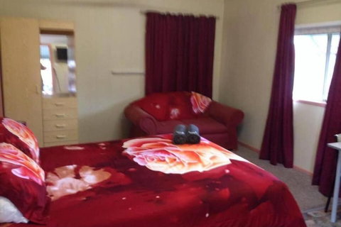 Banjo's Overnight & Holiday Units - Tourism Adelaide 3