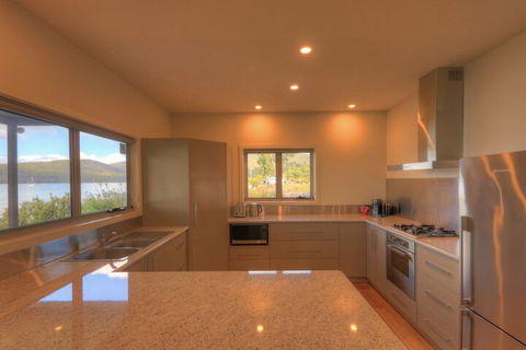 Fairwinds - Essentially Tas - Tourism Adelaide 4