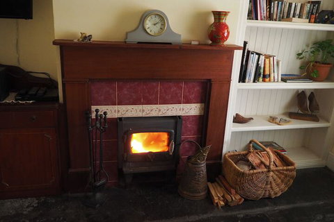 Cobblers Cottage B & B Accommodation - Tourism Adelaide 7