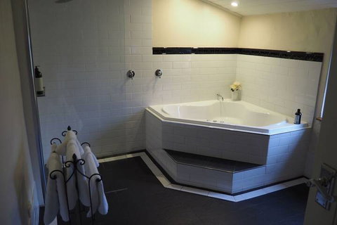 Cobblers Cottage B & B Accommodation - Tourism Adelaide 5