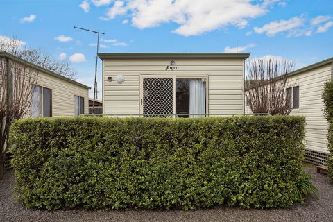 Lake Hamilton Motor Village & Caravan Park - Tourism Adelaide 0
