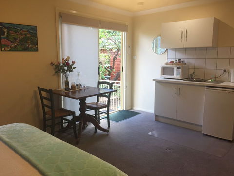 Emeu Inn - Tourism Adelaide 6