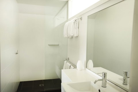 Palm Bungalows - Tourism Adelaide 6