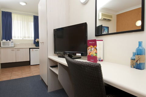Tuncurry Beach Motel - Tourism Adelaide 5