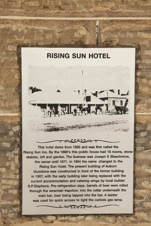 The Rising Sun Hotel - Tourism Adelaide 6