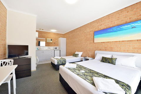 Cranbourne Motor Inn - Tourism Adelaide 4