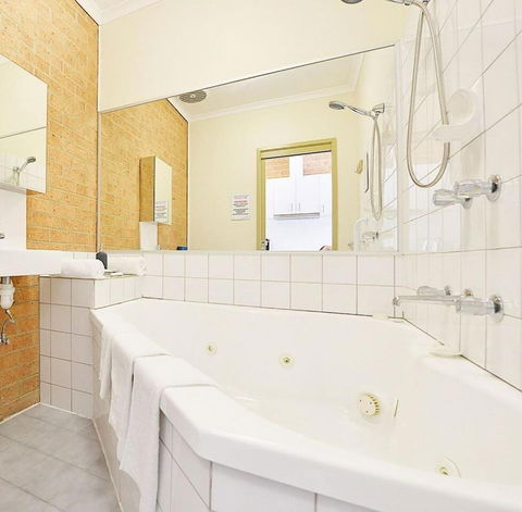 Cranbourne Motor Inn - Tourism Adelaide 6