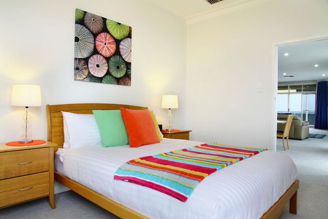 Seaview Sunset Holiday Apartments - Tourism Adelaide 6
