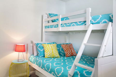 Seaview Sunset Holiday Apartments - Tourism Adelaide 4