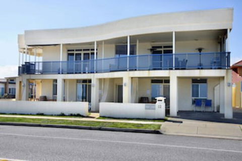 Seaview Sunset Holiday Apartments - Tourism Adelaide 0
