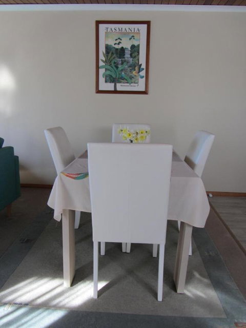 Elm Trees Accommodation At Ross - Tourism Adelaide 1