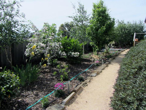 Elm Trees Accommodation At Ross - Tourism Adelaide 3