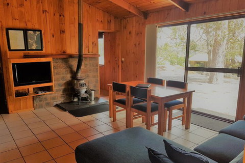 Woodbine Park Eco Cabins - Tourism Adelaide 5