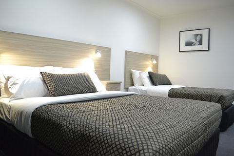 Hamilton Lonsdale Motel - Tourism Adelaide 4