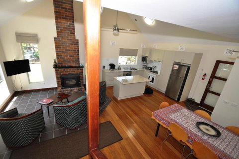 11 Barkala St. Dalmeny - Tourism Adelaide 6