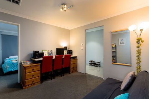 Rainbow Dream House PERTH Holiday Home - Tourism Adelaide 1