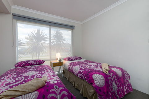 Rainbow Dream House PERTH Holiday Home - Tourism Adelaide 4