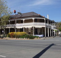 Seven Creeks Hotel