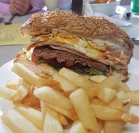 Beehive Hotel Motel Cafe - Tourism Adelaide