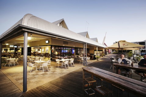 Kawana Waters Hotel - Tourism Adelaide 0