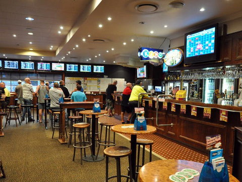 Central Park Tavern - Tourism Adelaide 0