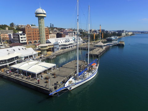 Queen's Wharf Hotel - Tourism Adelaide 1