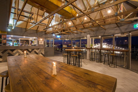 Queen's Wharf Hotel - Tourism Adelaide 2