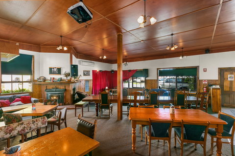 Archies Couch - Tourism Adelaide 1