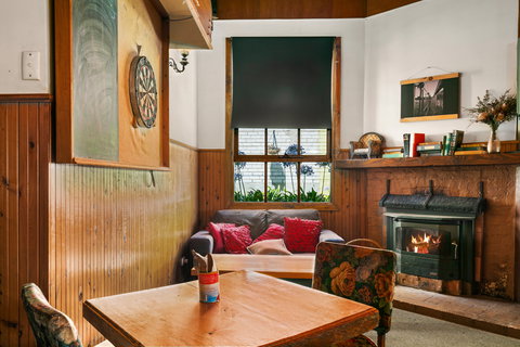 Archies Couch - Tourism Adelaide 2