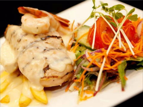 Manning River Hotel - Tourism Adelaide 0