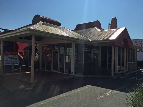 Monbulk Charcoal Chicken - Tourism Adelaide 0